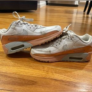 Nike Air Max - size 4Y
